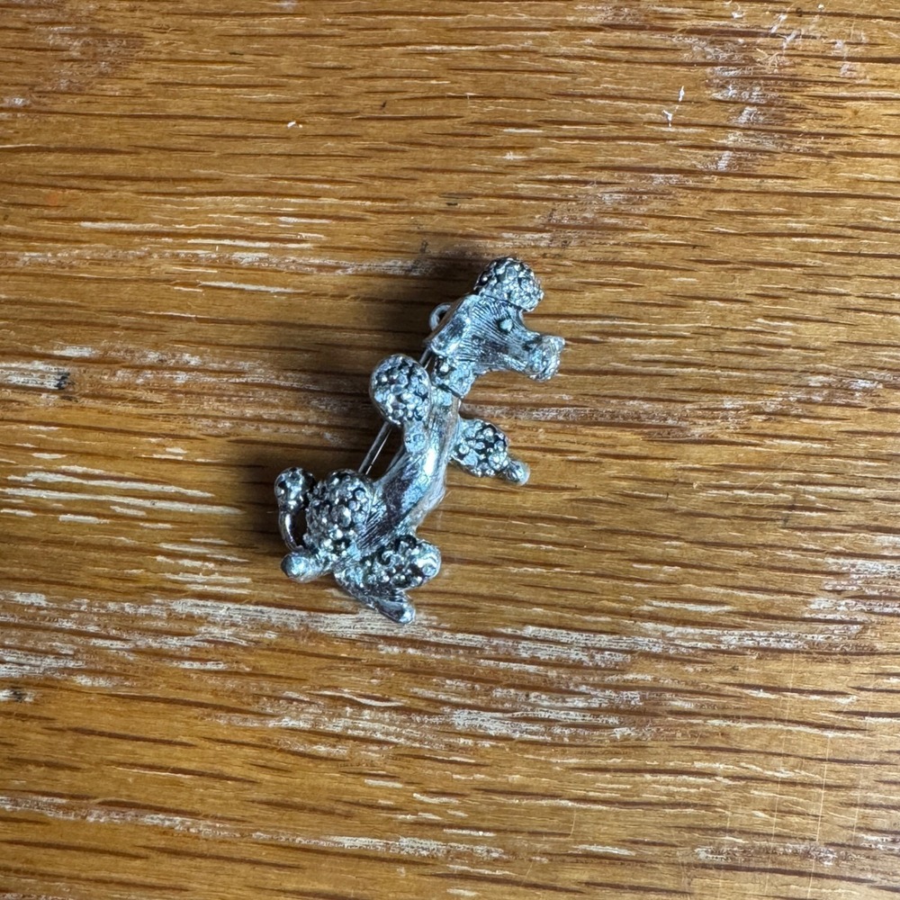 Gerry's Vintage Silver Tone Poodle Brooch Pin Cute Puppy Dog‎ Animal Jewelry